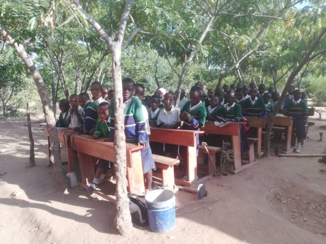 Întâlnire cu profesorii și elevii Școlii Generale din satul Mkoga