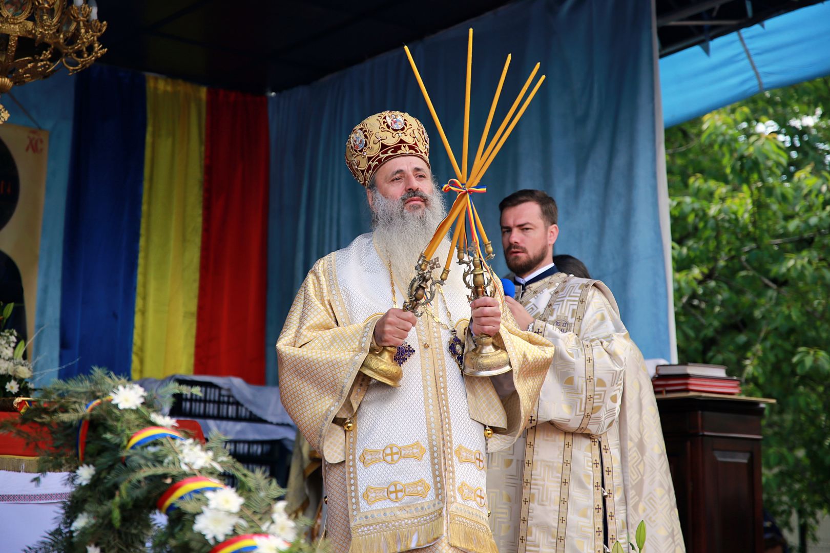 Ctitoria Părintelui Patriarh Teoctist Arăpașu, resfințită de IPS Părinte Mitropolit Teofan