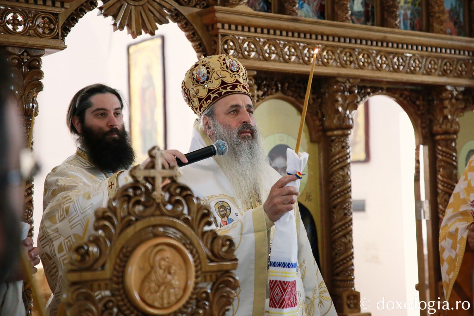 Părintele Mitropolit Teofan a sfințit primul sfânt locaș din acest an. Biserica Schitului „Sfântul Mina” Borlești-Mastacăn a primit haina cea nouă a sfințirii