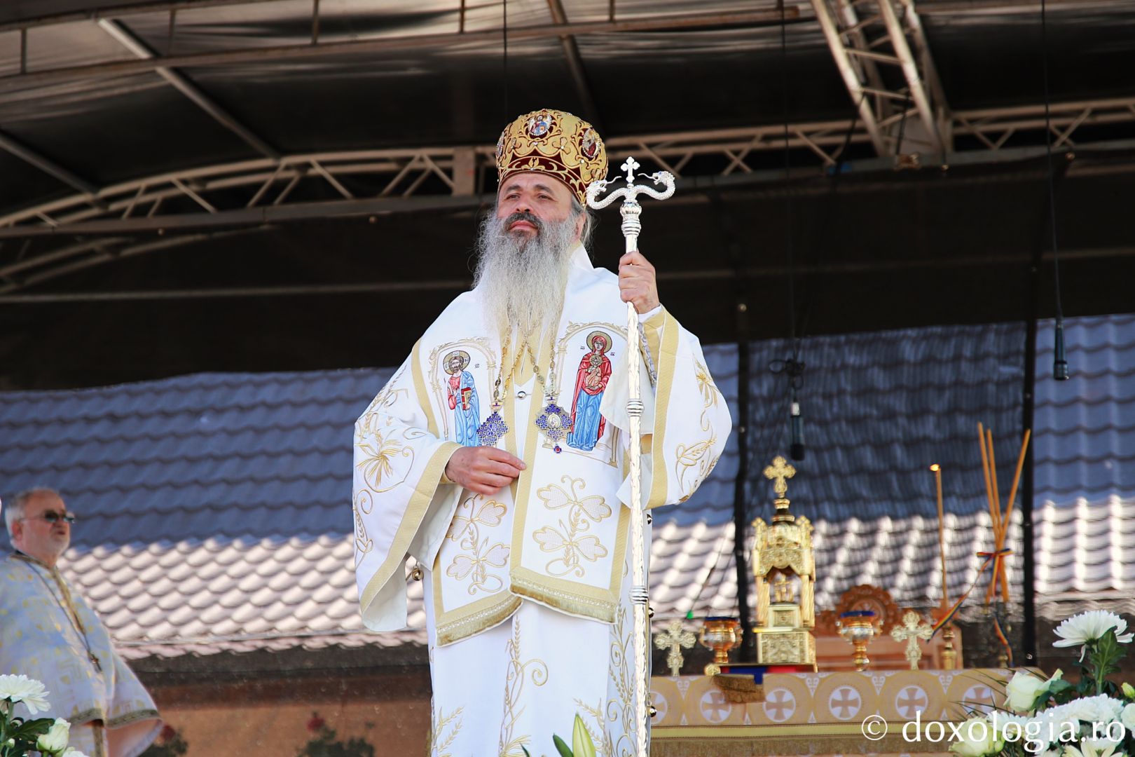 Părintele Mitropolit Teofan a sfințit primul sfânt locaș din acest an. Biserica Schitului „Sfântul Mina” Borlești-Mastacăn a primit haina cea nouă a sfințirii