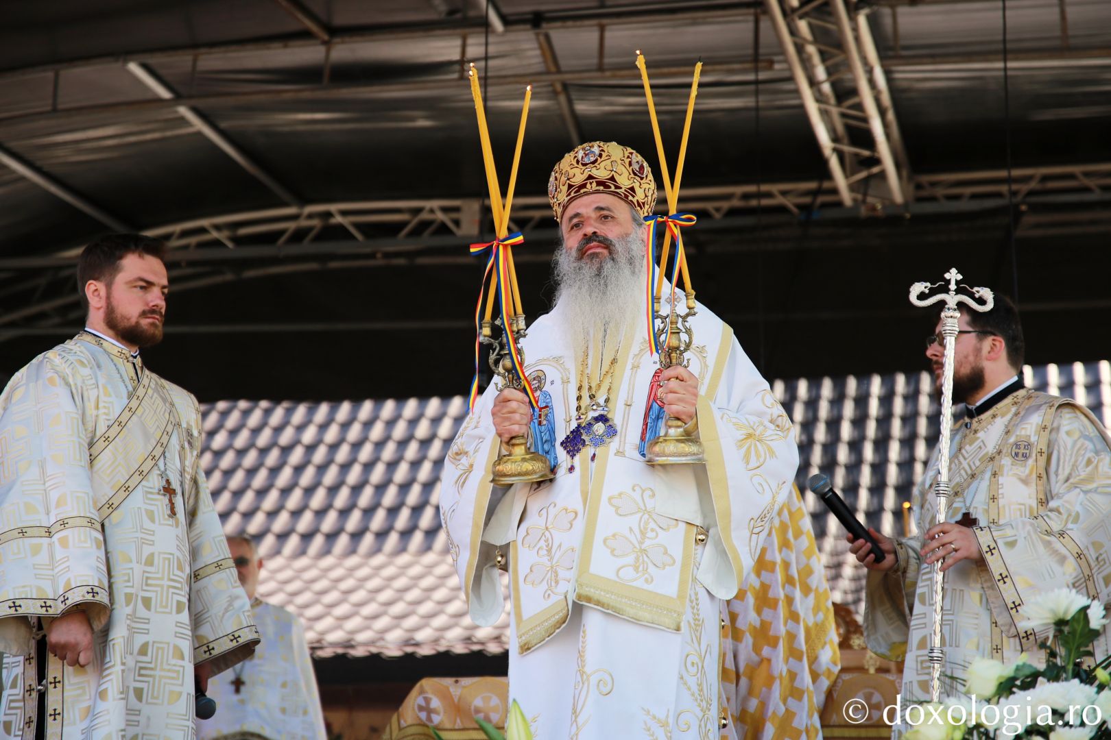 Părintele Mitropolit Teofan a sfințit primul sfânt locaș din acest an. Biserica Schitului „Sfântul Mina” Borlești-Mastacăn a primit haina cea nouă a sfințirii