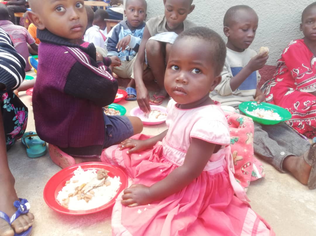 Kristo Amefufuka! (Hristos a înviat!)