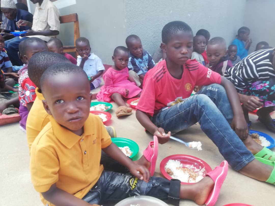 Kristo Amefufuka! (Hristos a înviat!)