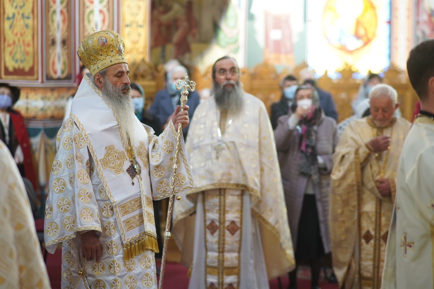 IPS Mitropolit Teofan, la Parohia Precista II din Piatra Neamț: „Creștinul adevărat este creștinul care nu deznădăjduiește”