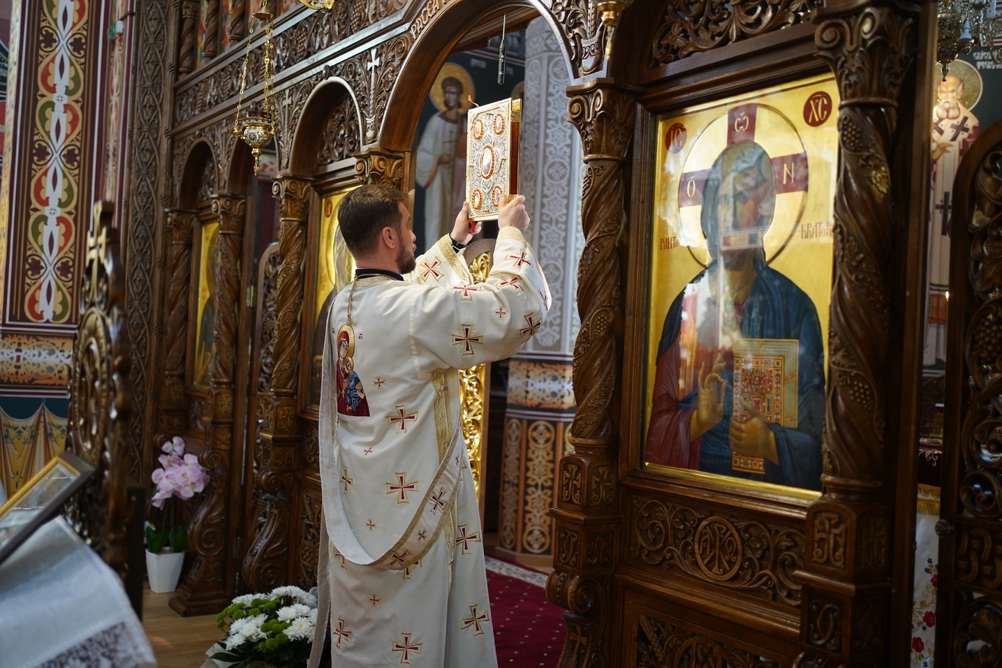 IPS Mitropolit Teofan, la Parohia Precista II din Piatra Neamț: „Creștinul adevărat este creștinul care nu deznădăjduiește”