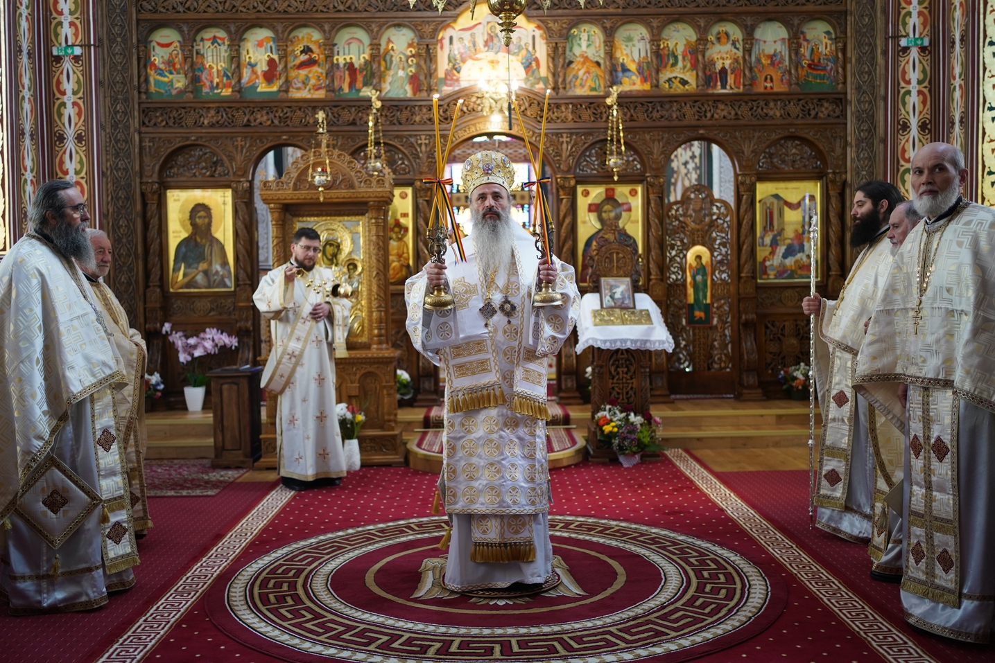 IPS Mitropolit Teofan, la Parohia Precista II din Piatra Neamț: „Creștinul adevărat este creștinul care nu deznădăjduiește”