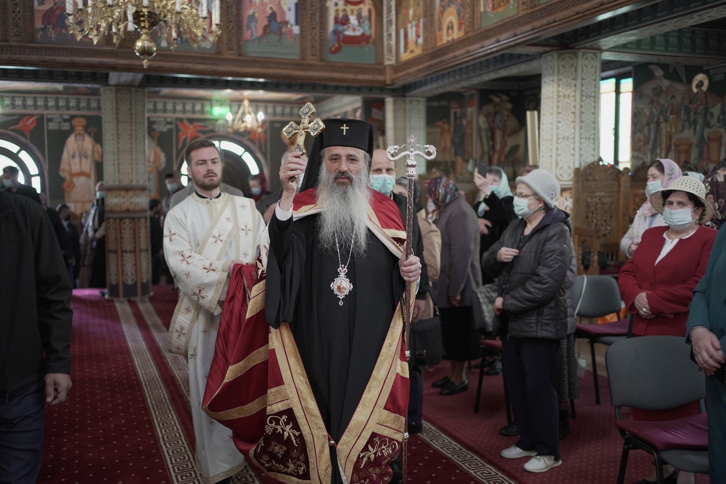 IPS Mitropolit Teofan, la Parohia Precista II din Piatra Neamț: „Creștinul adevărat este creștinul care nu deznădăjduiește”