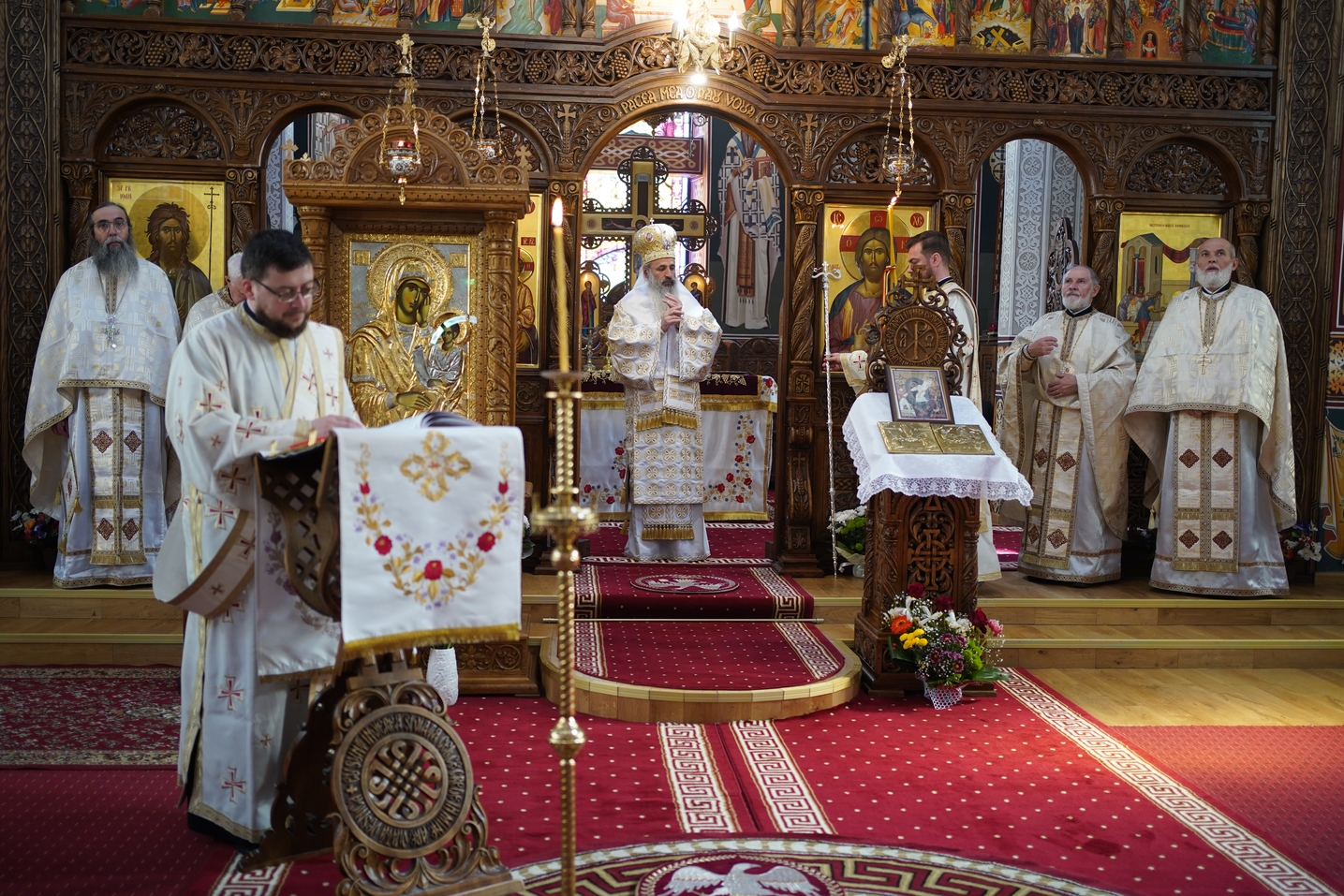 IPS Mitropolit Teofan, la Parohia Precista II din Piatra Neamț: „Creștinul adevărat este creștinul care nu deznădăjduiește”