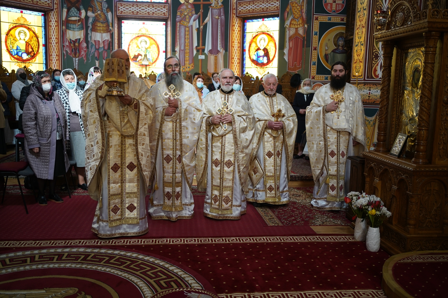 IPS Mitropolit Teofan, la Parohia Precista II din Piatra Neamț: „Creștinul adevărat este creștinul care nu deznădăjduiește”