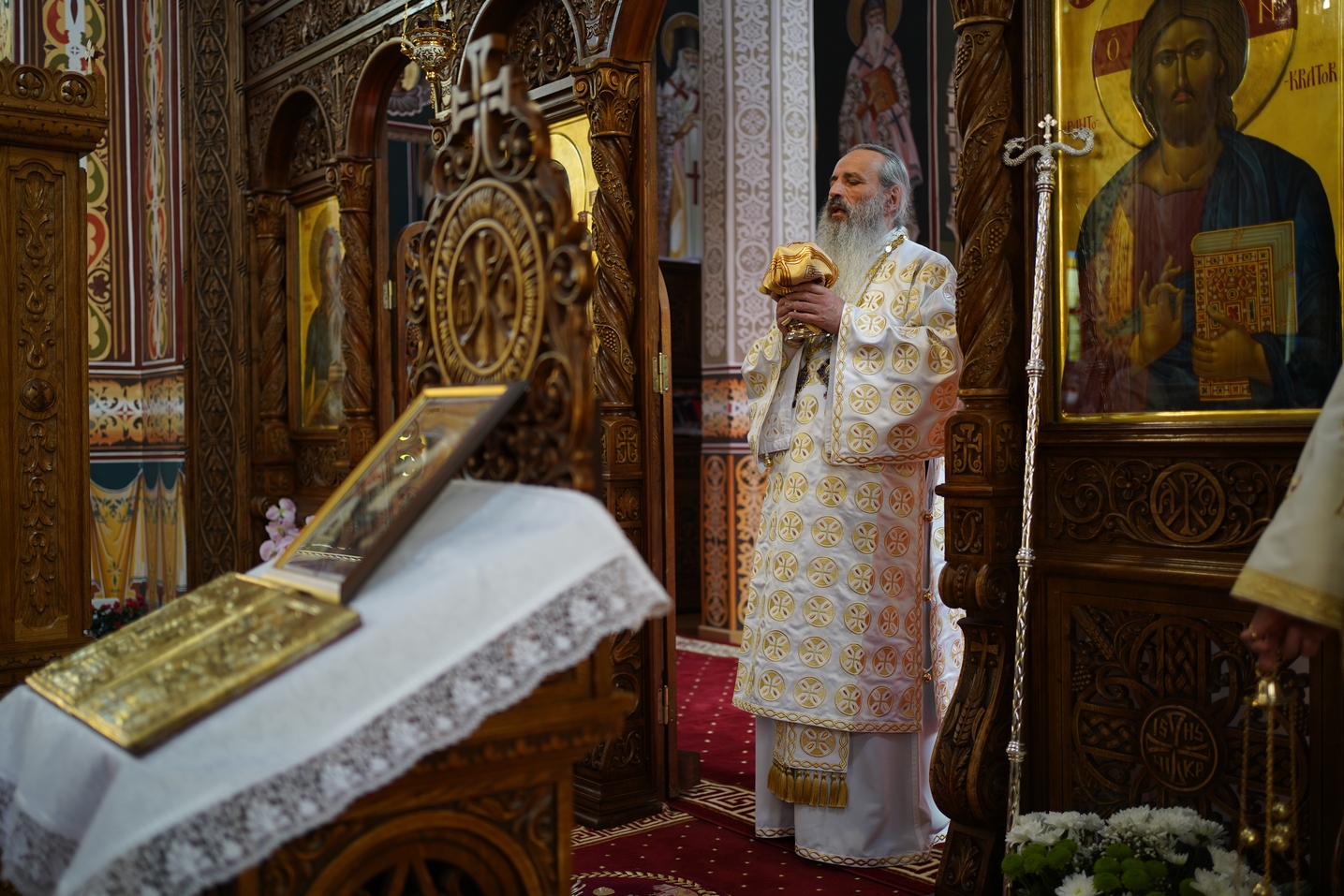 IPS Mitropolit Teofan, la Parohia Precista II din Piatra Neamț: „Creștinul adevărat este creștinul care nu deznădăjduiește”