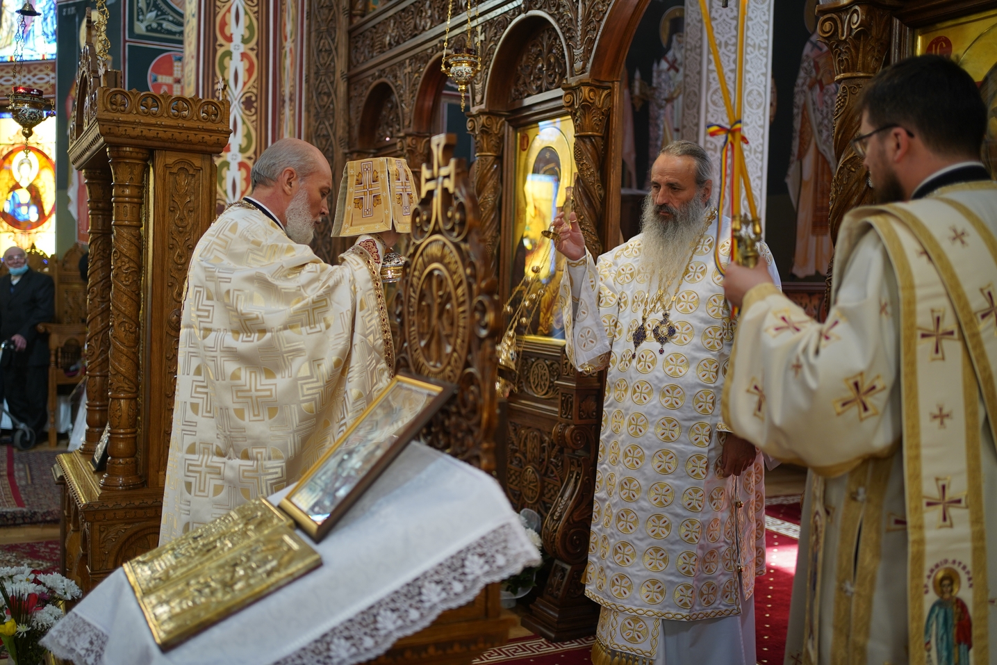 IPS Mitropolit Teofan, la Parohia Precista II din Piatra Neamț: „Creștinul adevărat este creștinul care nu deznădăjduiește”