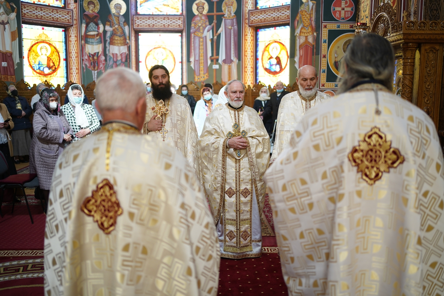 IPS Mitropolit Teofan, la Parohia Precista II din Piatra Neamț: „Creștinul adevărat este creștinul care nu deznădăjduiește”