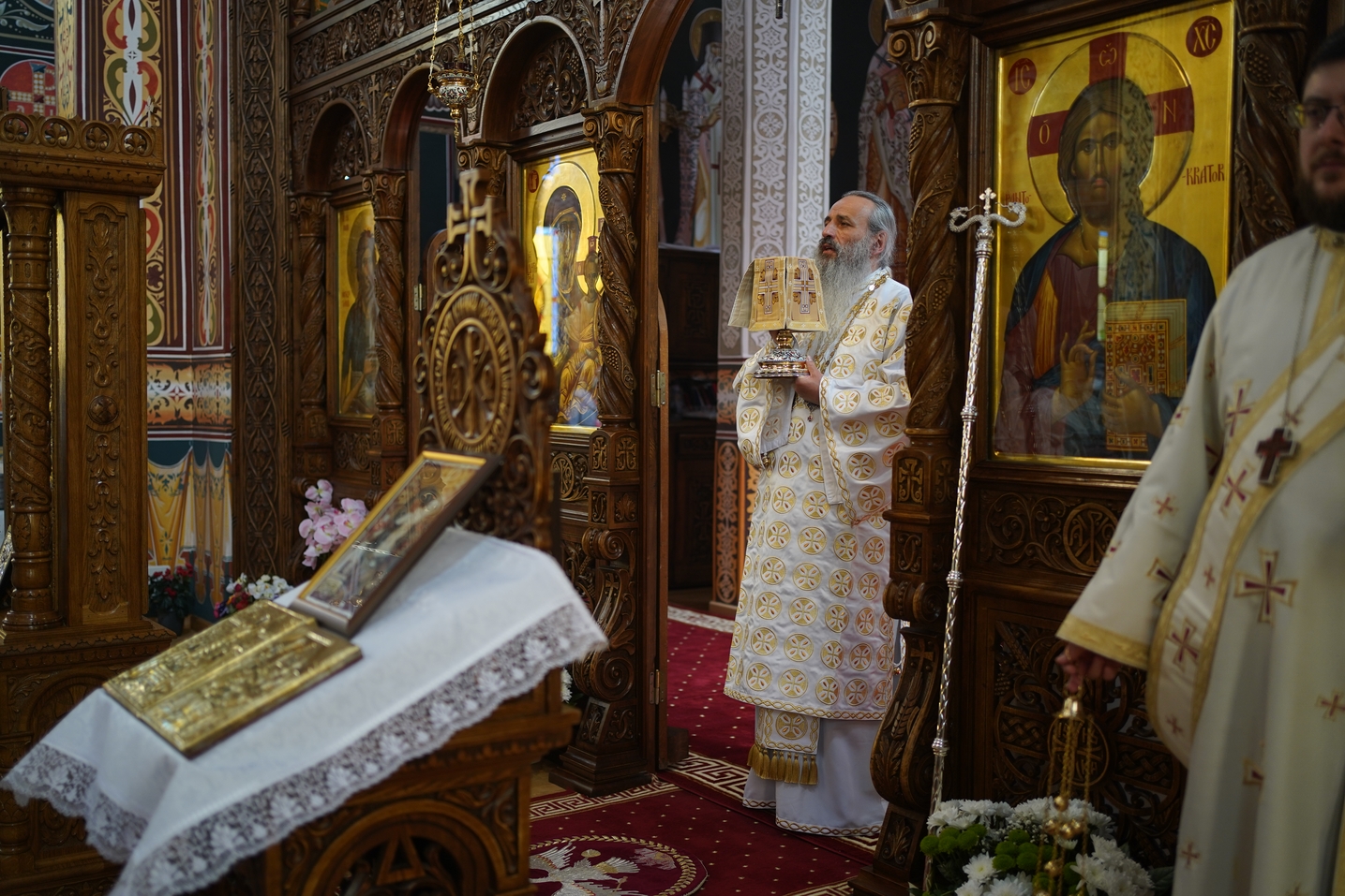 IPS Mitropolit Teofan, la Parohia Precista II din Piatra Neamț: „Creștinul adevărat este creștinul care nu deznădăjduiește”