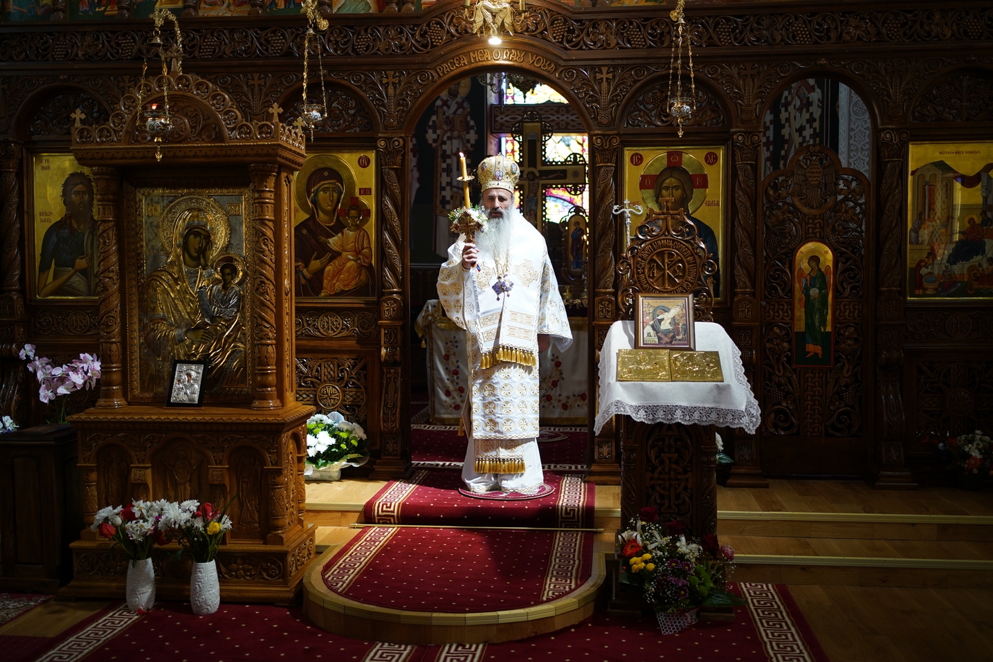 IPS Mitropolit Teofan, la Parohia Precista II din Piatra Neamț: „Creștinul adevărat este creștinul care nu deznădăjduiește”