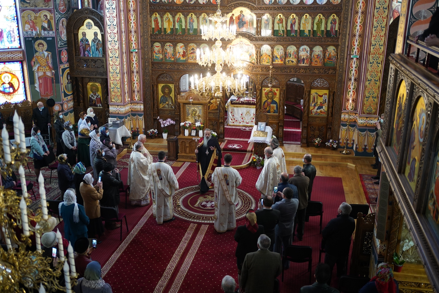 IPS Mitropolit Teofan, la Parohia Precista II din Piatra Neamț: „Creștinul adevărat este creștinul care nu deznădăjduiește”