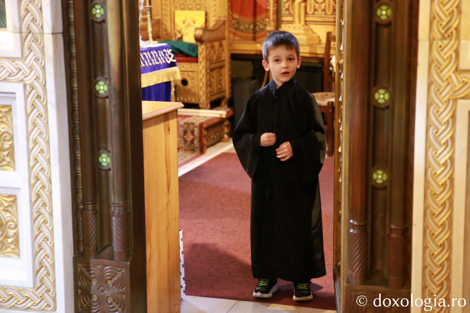 Slujba Prohodului la Mănăstirea „Sfinții Trei Ierarhi” din Iași. PS Nichifor Botoșăneanul a oficiat ultima denie din acest an