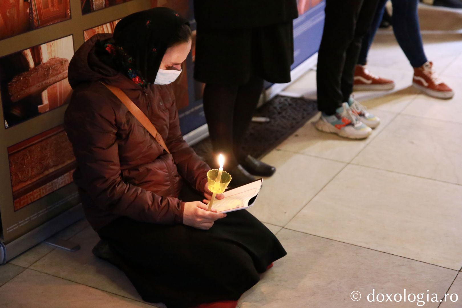 Slujba Prohodului la Mănăstirea „Sfinții Trei Ierarhi” din Iași. PS Nichifor Botoșăneanul a oficiat ultima denie din acest an