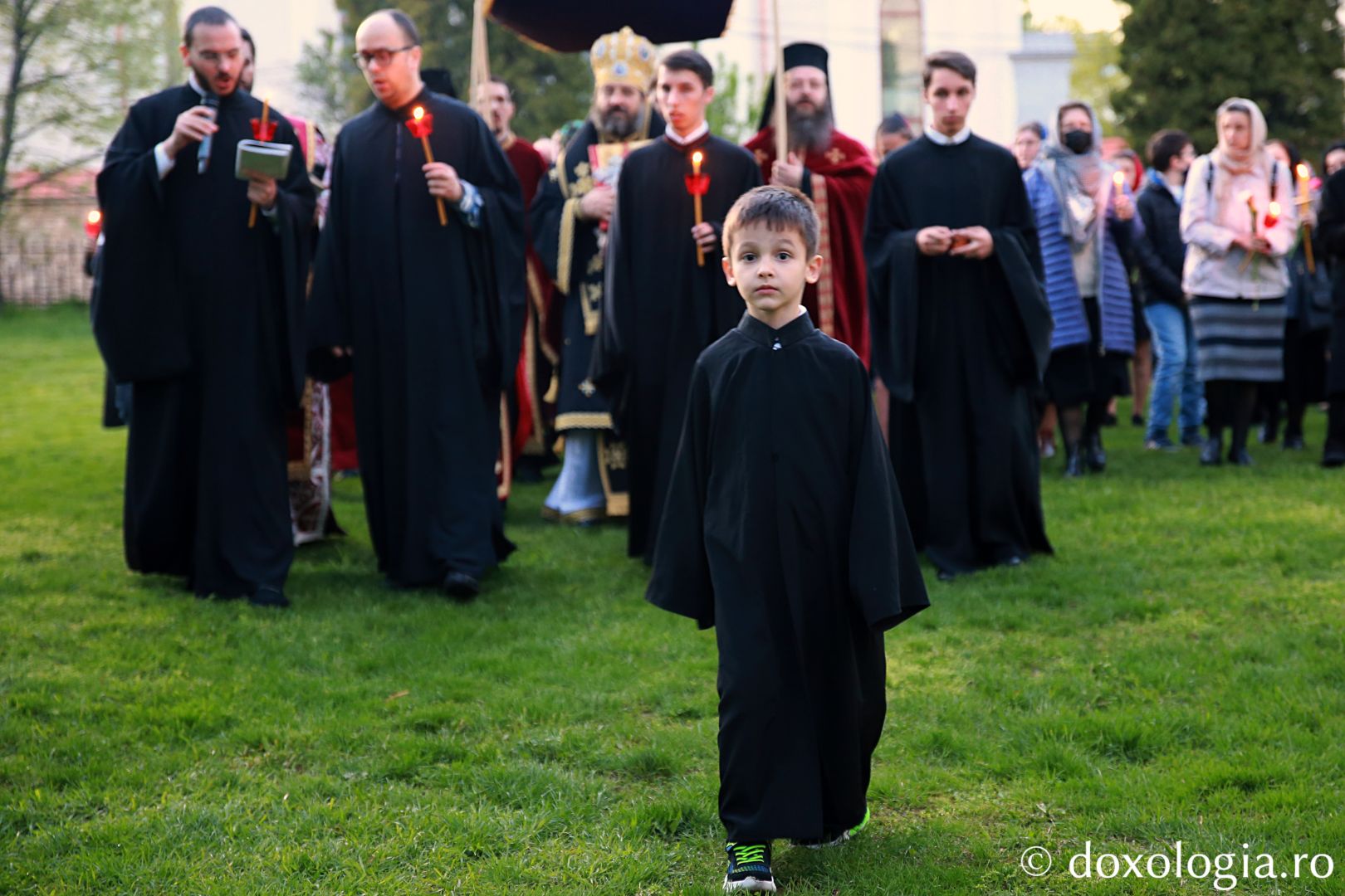 Slujba Prohodului la Mănăstirea „Sfinții Trei Ierarhi” din Iași. PS Nichifor Botoșăneanul a oficiat ultima denie din acest an