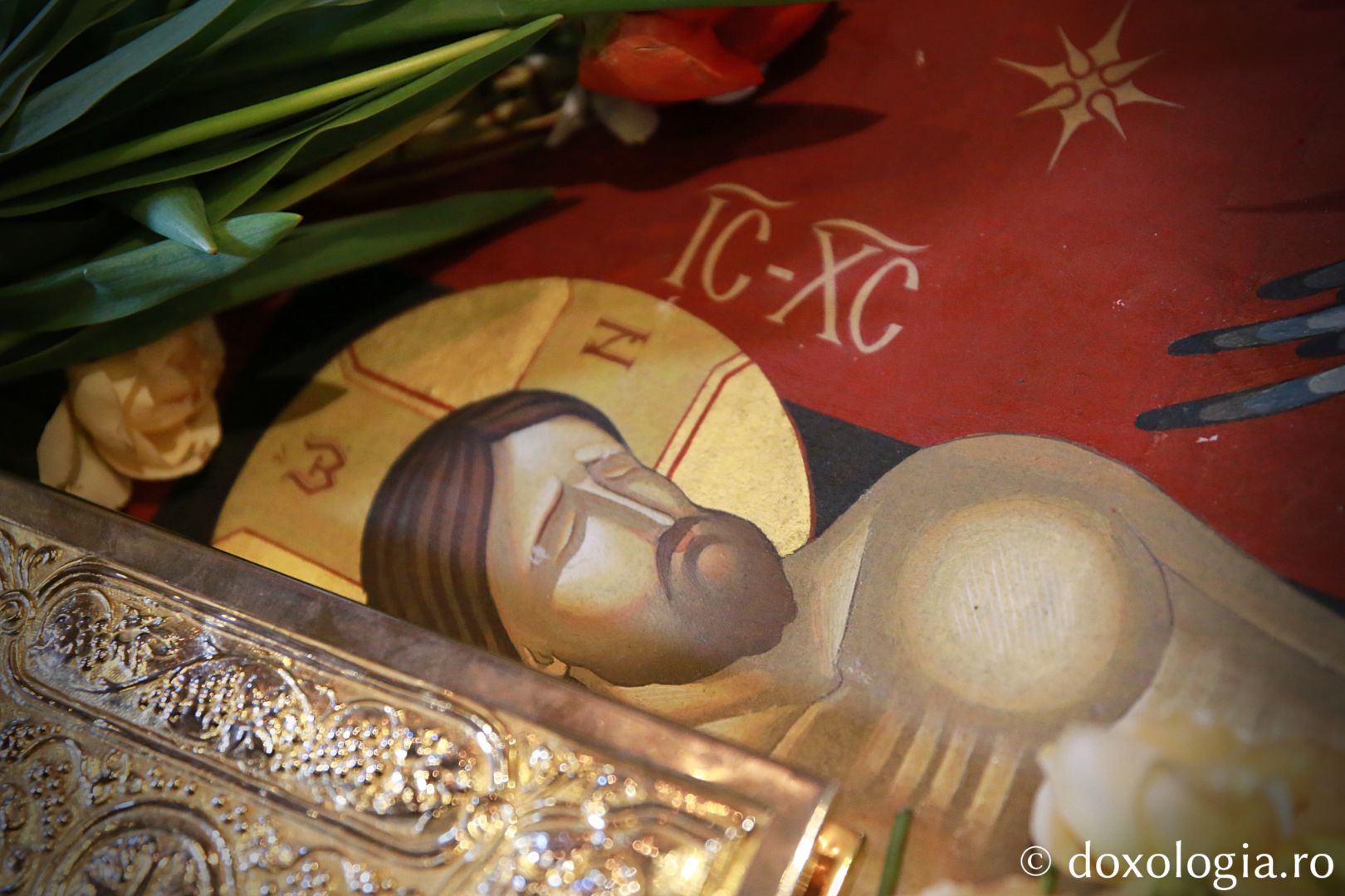 Slujba Prohodului la Mănăstirea „Sfinții Trei Ierarhi” din Iași. PS Nichifor Botoșăneanul a oficiat ultima denie din acest an