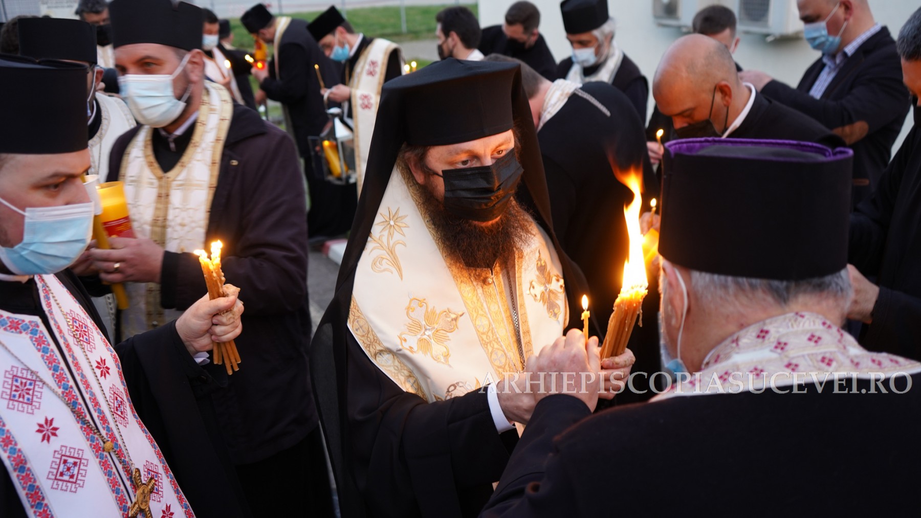 Foto: arhiepiscopiasucevei.ro Bucuria Învierii Domnului la Catedrala Arhiepiscopală din Suceava