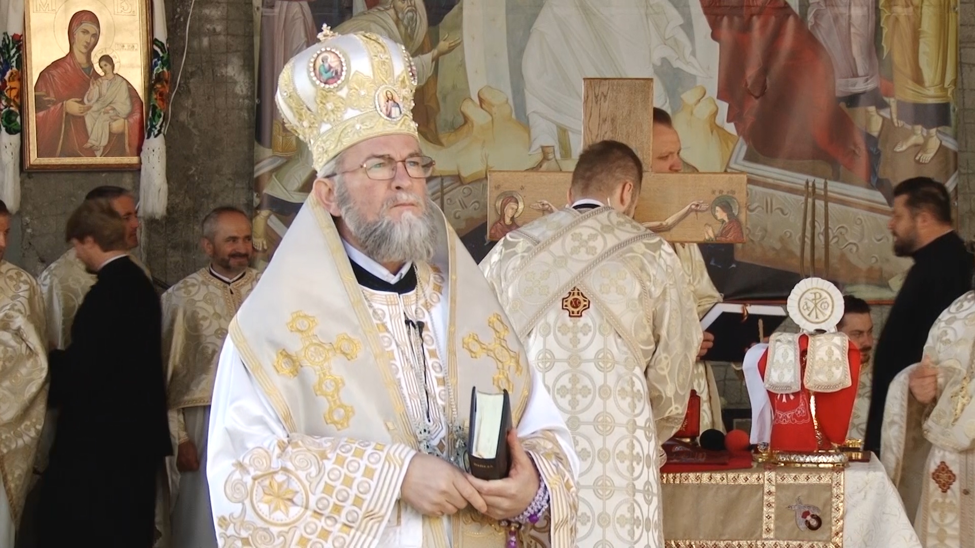 (Video) „Suntem în Lumină, suntem în Înviere, suntem creștini” – PS Iustin (Video) „Suntem în Lumină, suntem în Înviere, suntem creștini” – PS Iustin