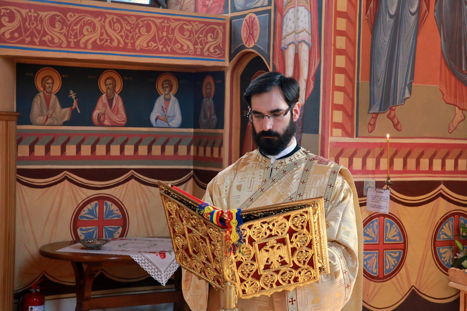 Slujba Parastasului pentru domnul Corneliu Muha, părintele manualelor școlare de religie