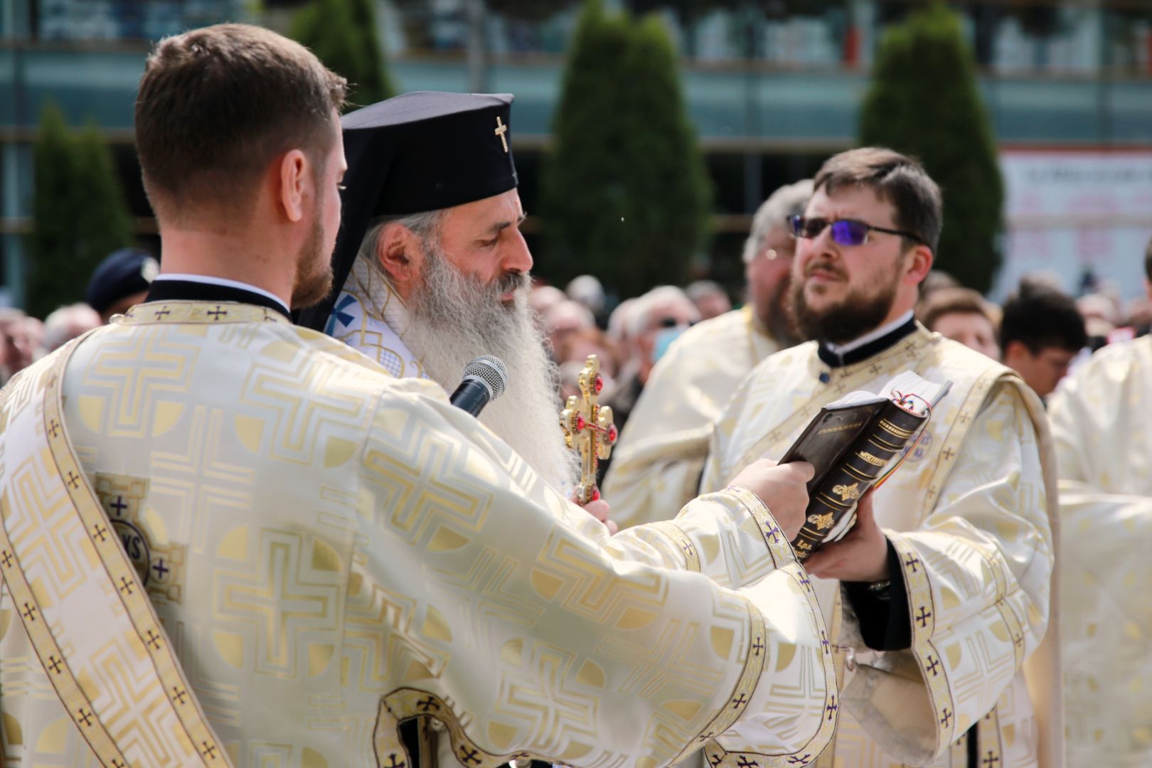 Paraclisul Parohiei „Sfânta Parascheva” din Piatra Neamț a fost sfințit de IPS Mitropolit Teofan