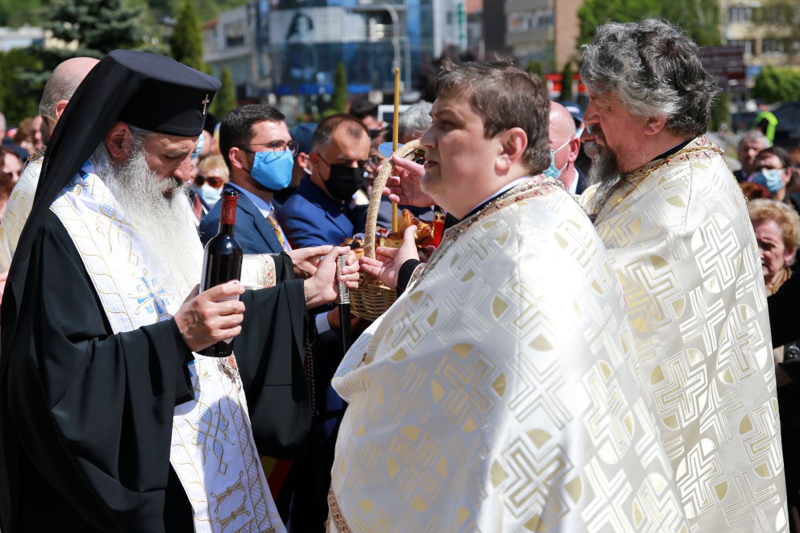 Paraclisul Parohiei „Sfânta Parascheva” din Piatra Neamț a fost sfințit de IPS Mitropolit Teofan