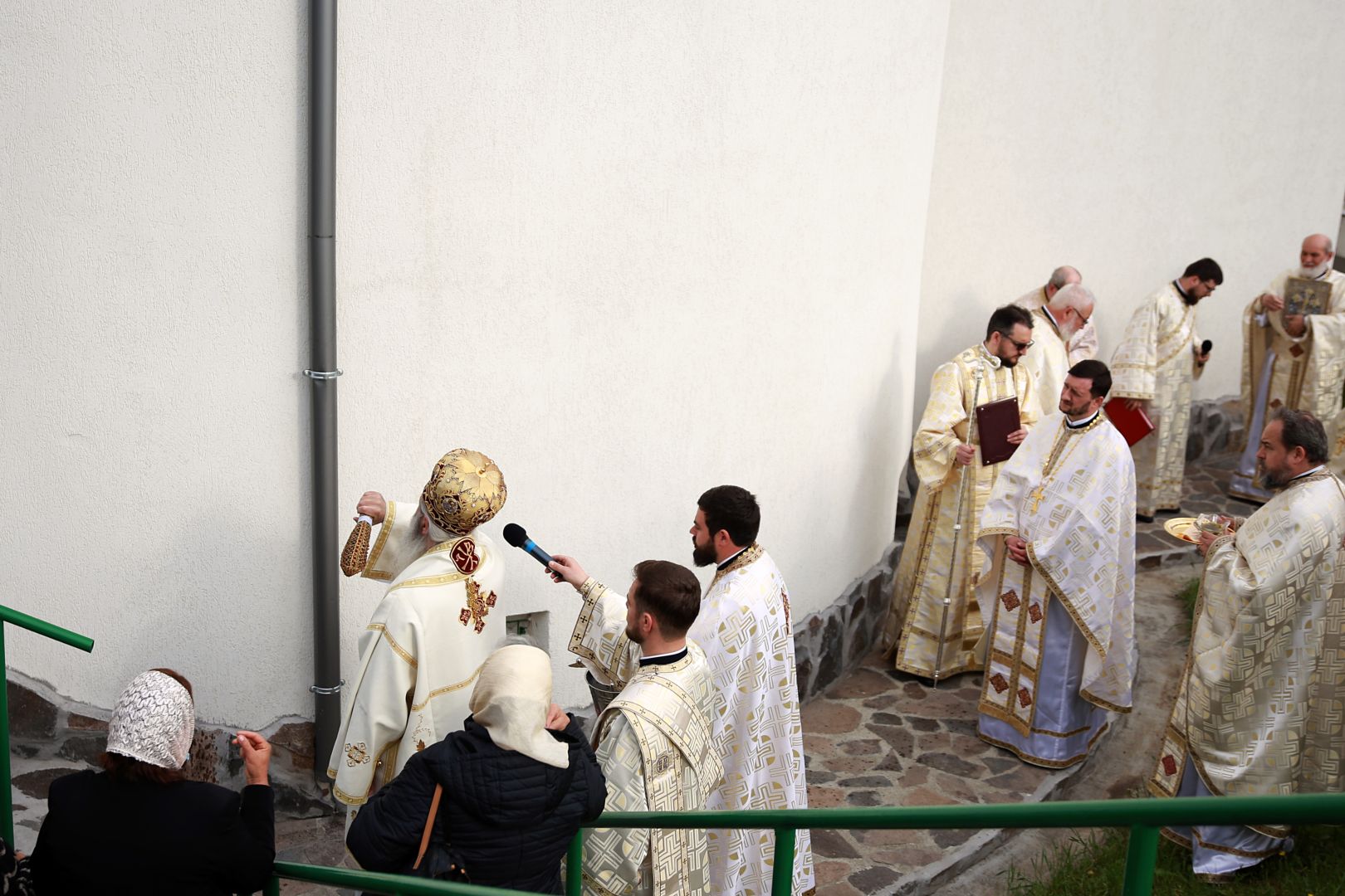 Paraclisul Parohiei „Sfânta Parascheva” din Piatra Neamț a fost sfințit de IPS Mitropolit Teofan