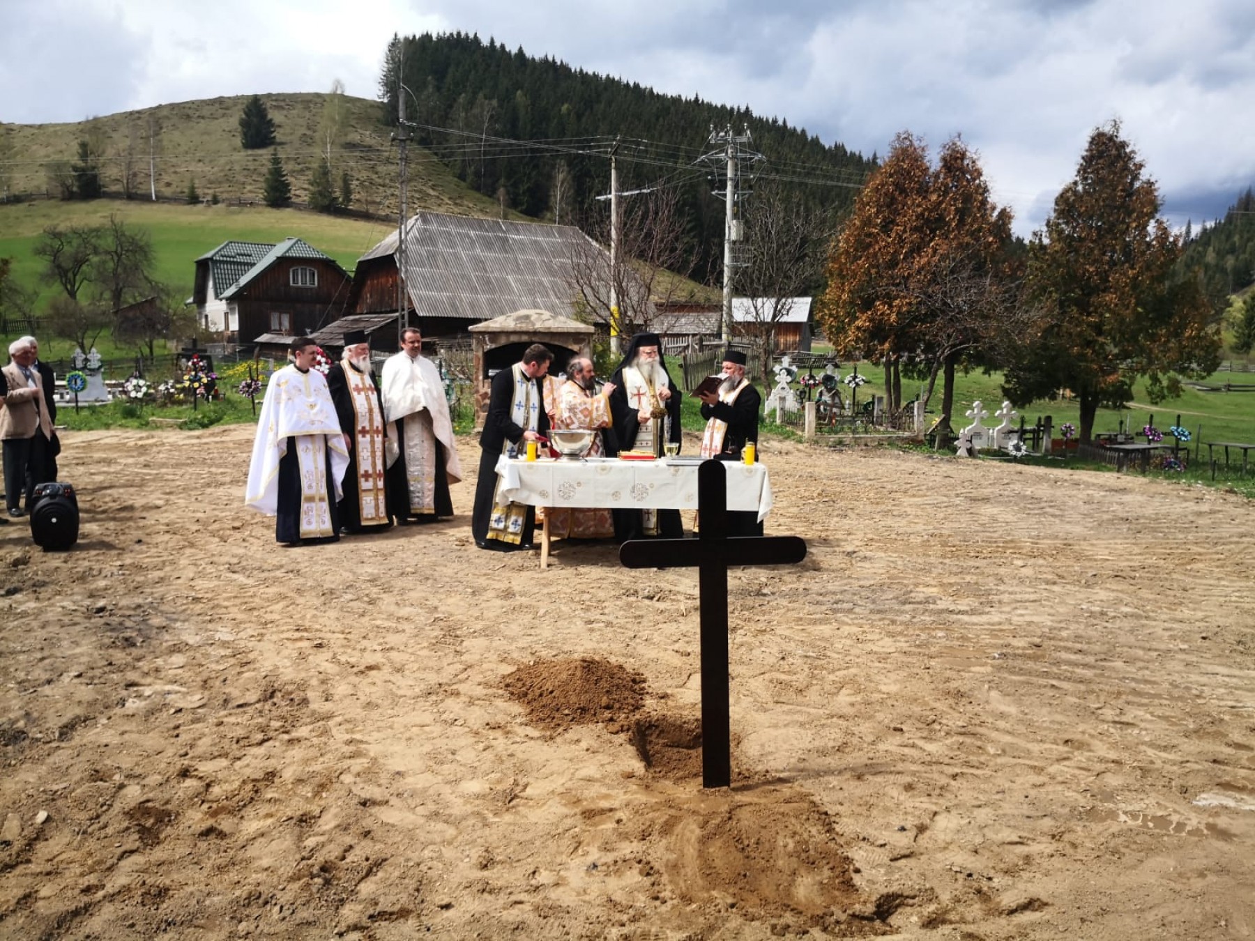 Sfințire de loc de biserică în Brodina de Sus, Suceava