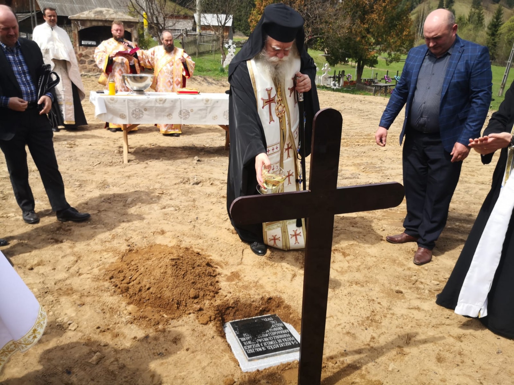 Sfințire de loc de biserică în Brodina de Sus, Suceava