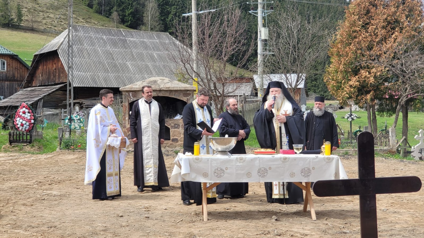 Sfințire de loc de biserică în Brodina de Sus, Suceava