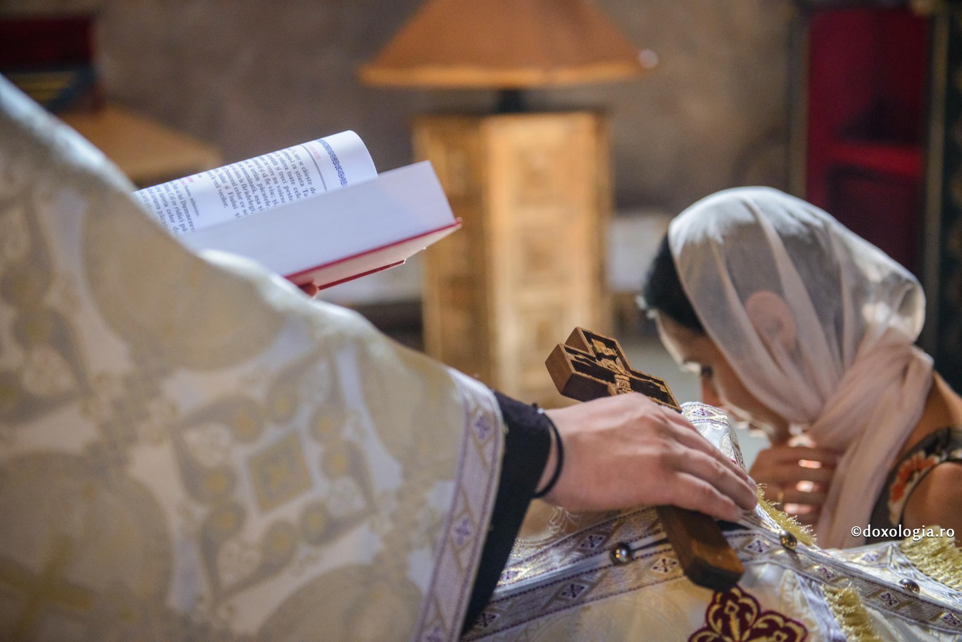 Trebuie cândva să ne vedem pe noi înșine la modul foarte serios