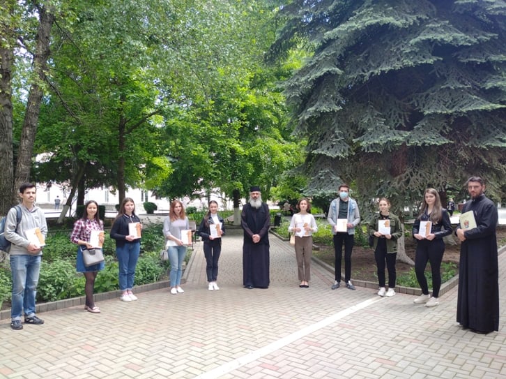 PS Antonie s-a întâlnit cu bursierii Episcopiei de Bălţi