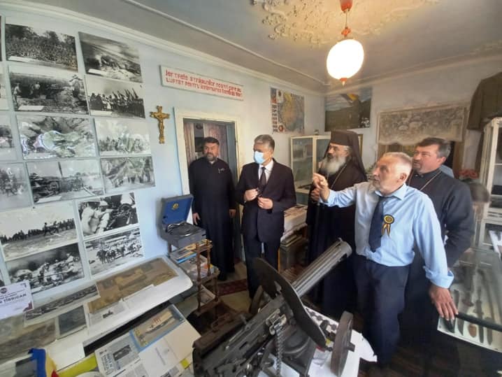 Liturghie arhierească în Parohia Vărvareuca-Floreşti