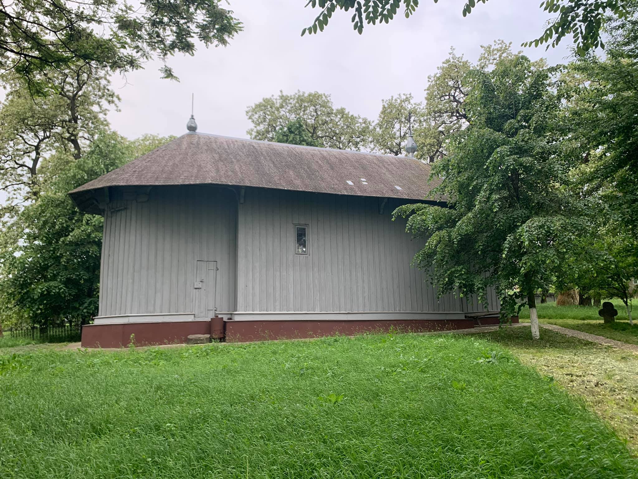 La Parohia „Sfinții Voievozi” – Cristești II, Protopopiatul Botoșani, a fost instalat un nou preot