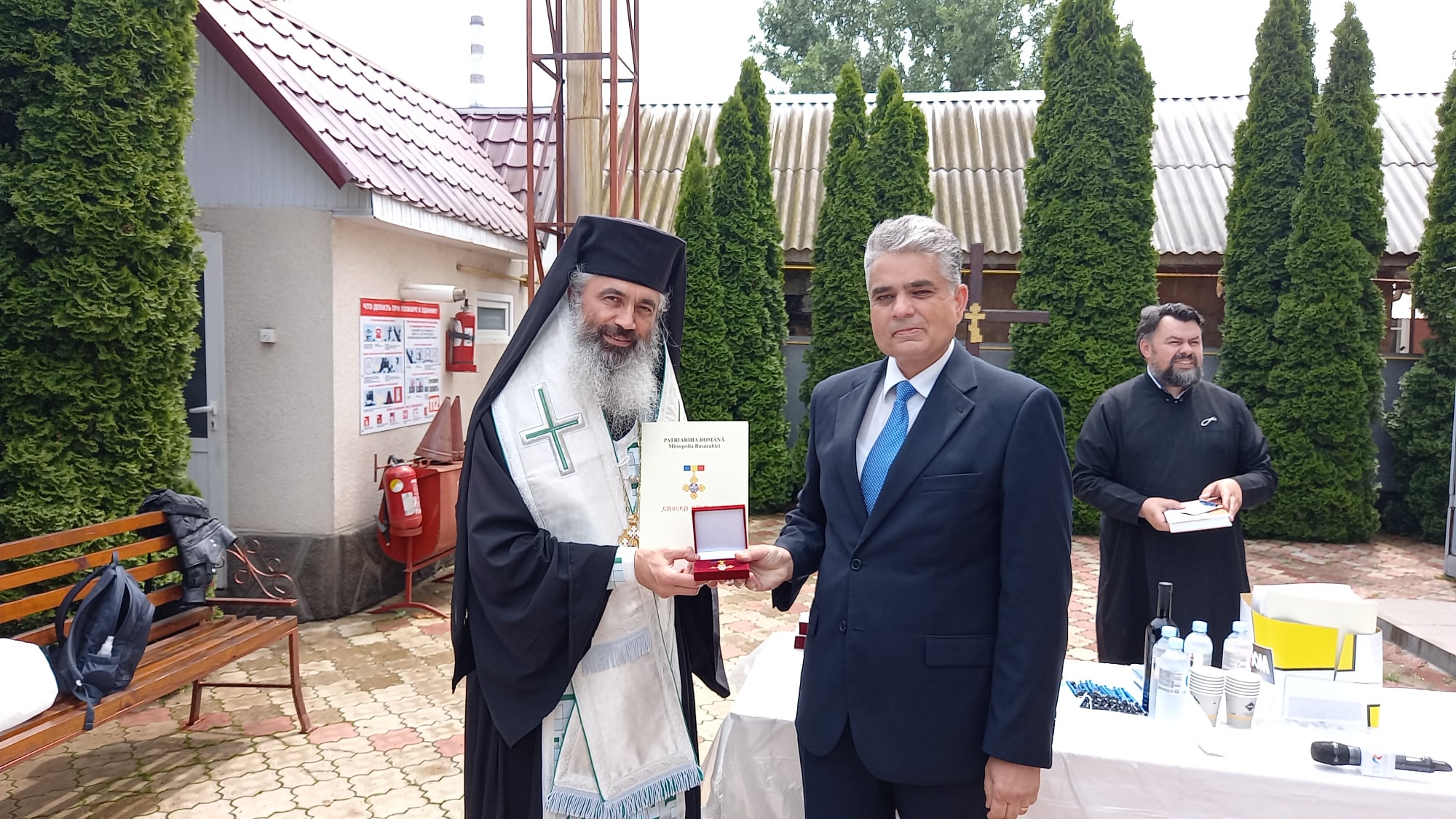 Personalul medical din Episcopia de Bălţi, gratificat de către Preasfinţitul Antonie Personalul medical din Episcopia de Bălţi, gratificat de către Preasfinţitul Antonie