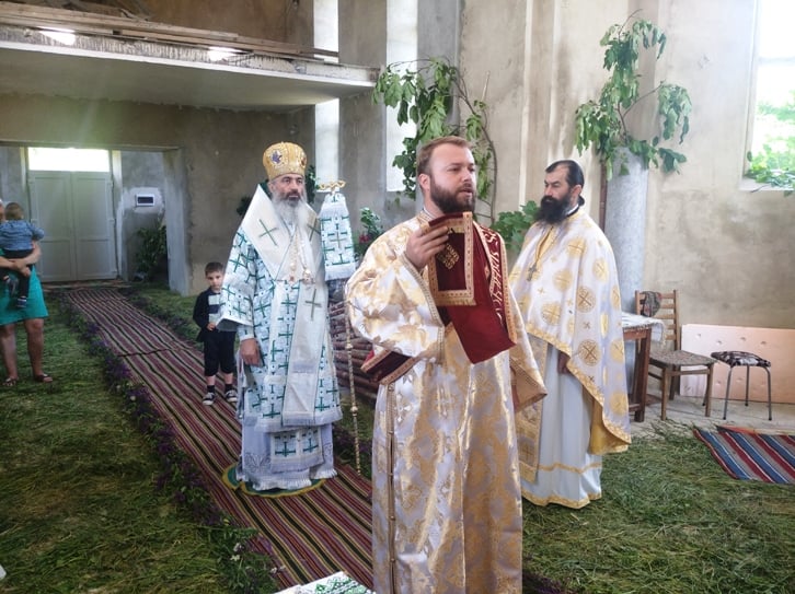 Liturghie arhierească la Mănăstirea Chirilovca Liturghie arhierească la Mănăstirea Chirilovca