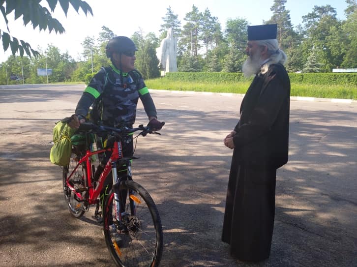 Binecuvântare arhierească pentru doi veterani aflaţi în Turul Unirii