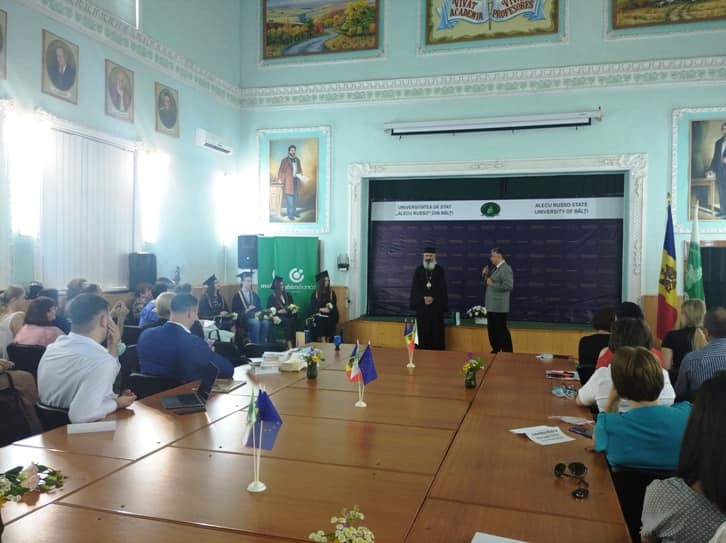 Daruri pentru șefii de promoție ai Universității „Alecu Russo” din Bălţi