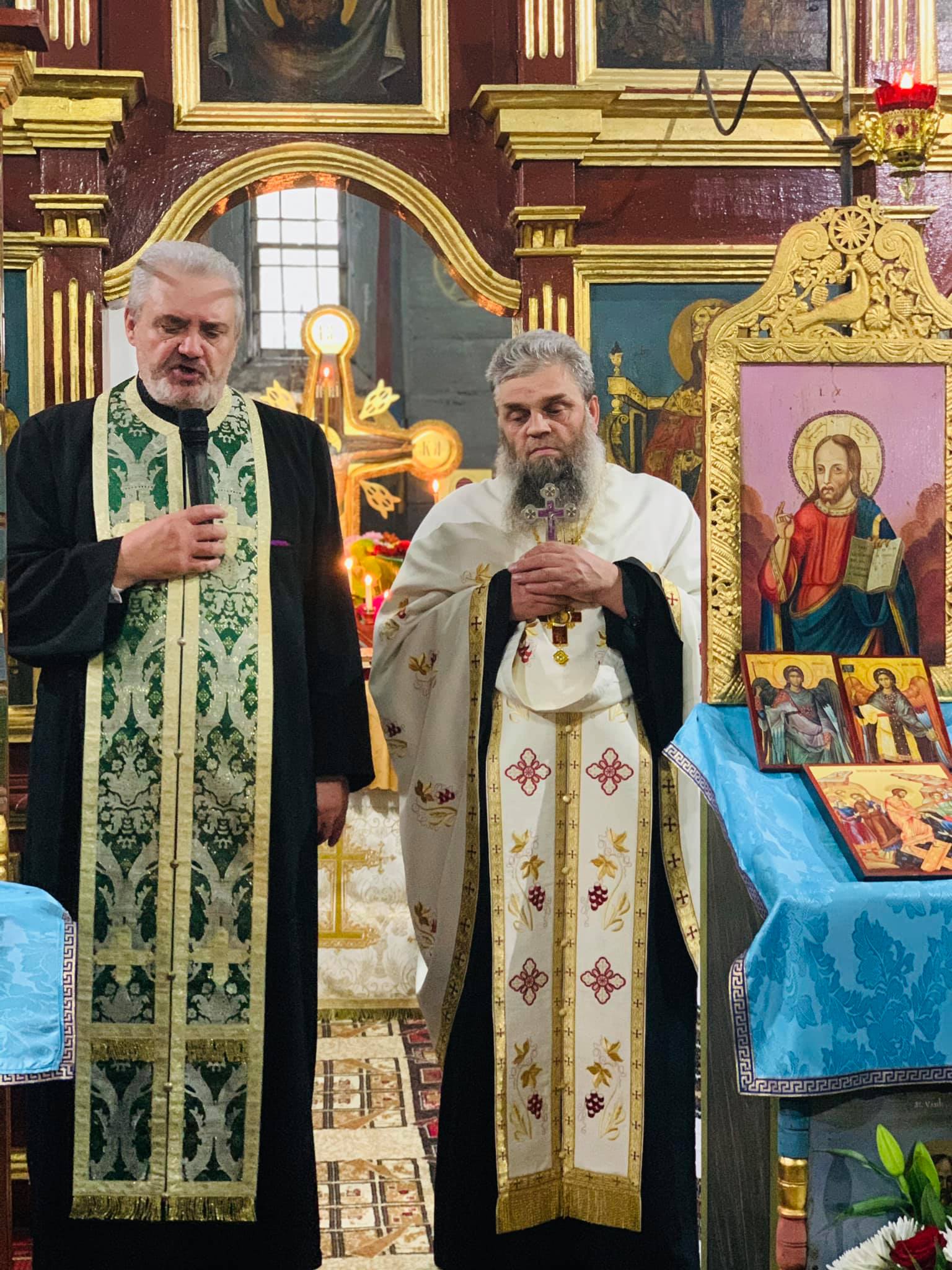 La Parohia „Sfinții Voievozi” – Cristești II, Protopopiatul Botoșani, a fost instalat un nou preot