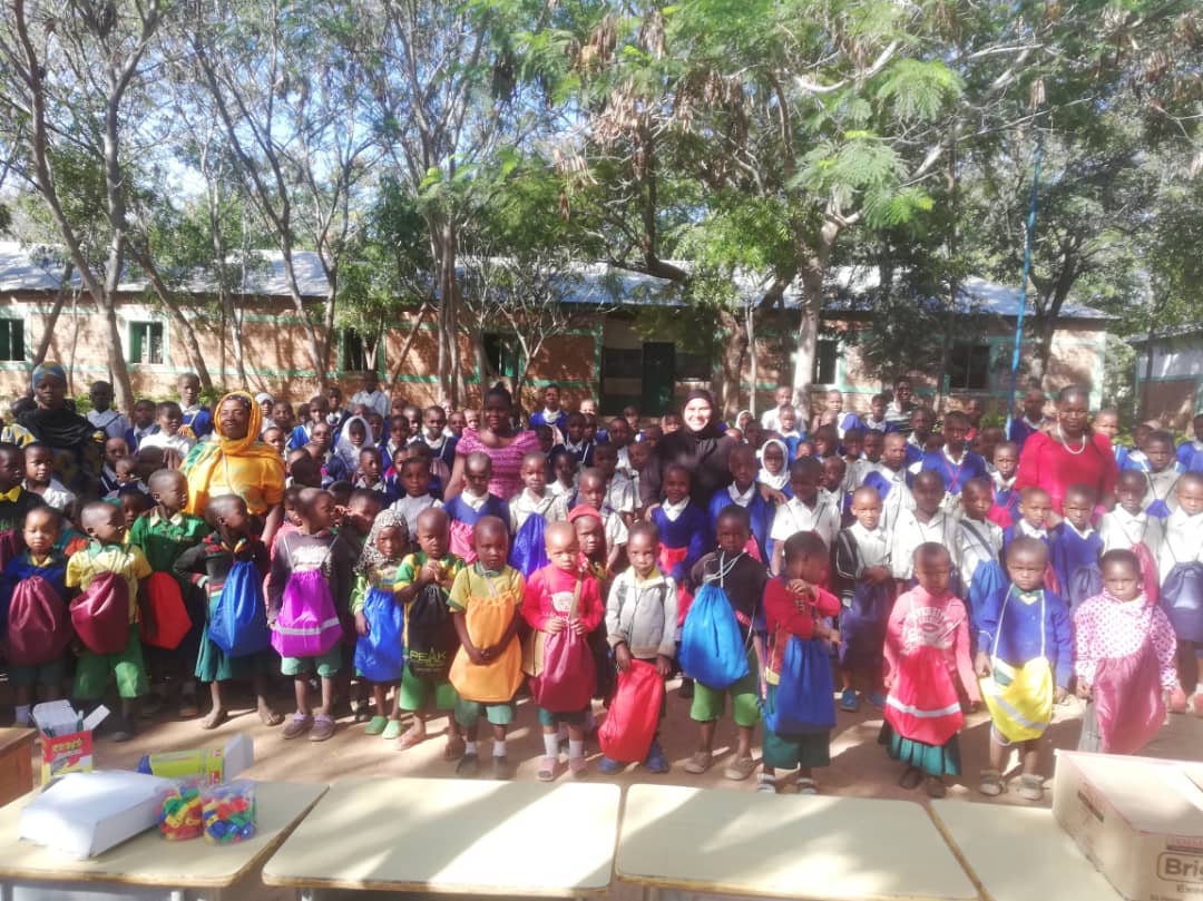 Daruri multe și 12 noi burse pentru elevii de școală primară