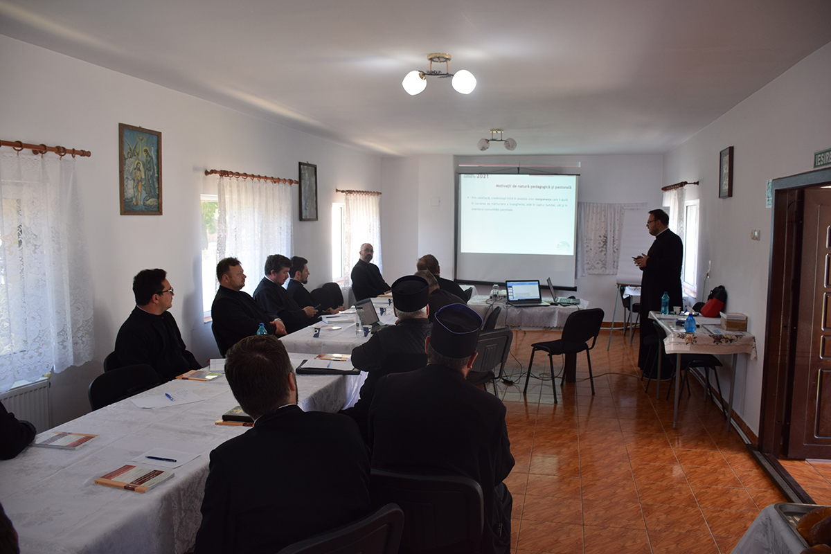 Activitate catehetică non-formală pentru preoții din protopopiatele Hârlău și Pașcani