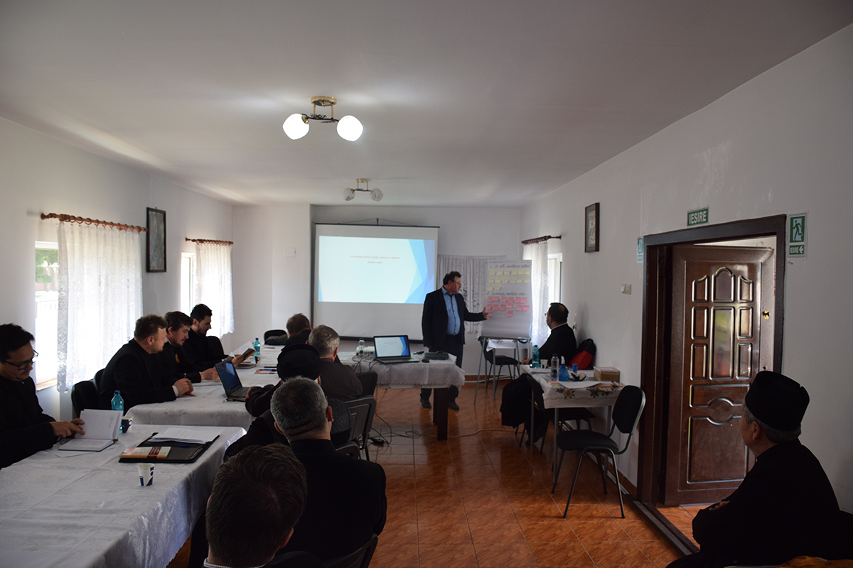 Activitate catehetică non-formală pentru preoții din protopopiatele Hârlău și Pașcani