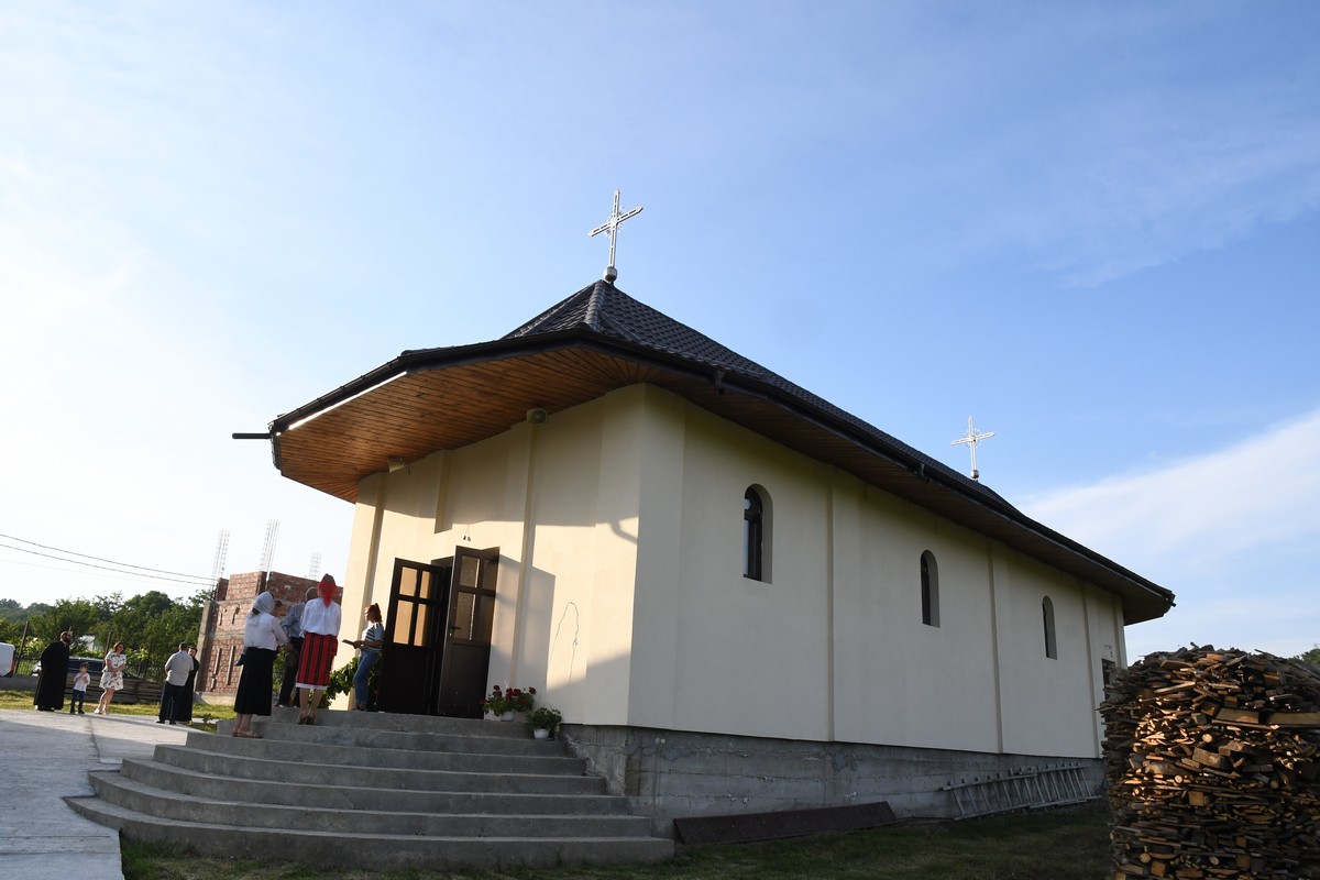 Biserica „Soborul Tuturor Sfinţilor” din Parohia Urşiţa-Mironeasa şi-a serbat hramul