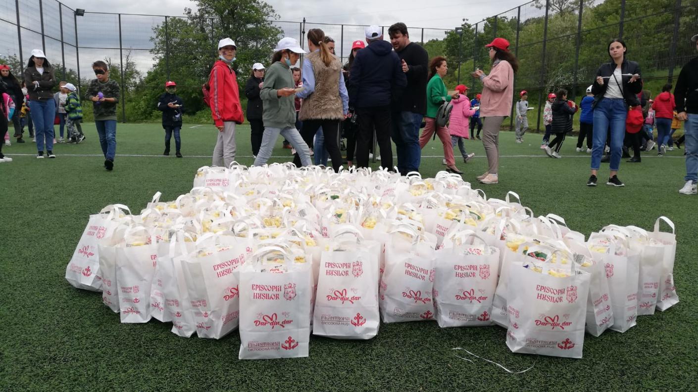 1 iunie 2021 – „Împreună cu bucurie” dedicat copiilor de către Asociația „Filantropia Ortodoxă Huși” a Episcopiei Hușilor