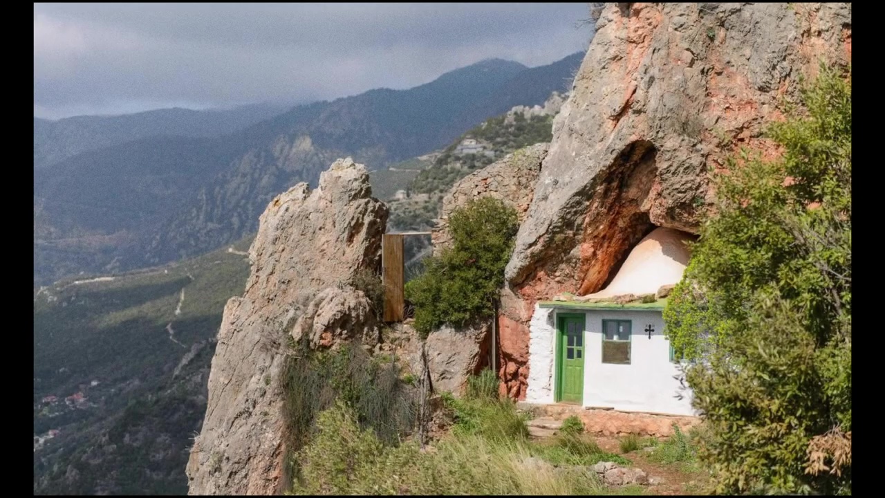 (Video) Cuviosul Iosif Vatopedinul: „Voia noastră se cade să fie căutătoare de Har”