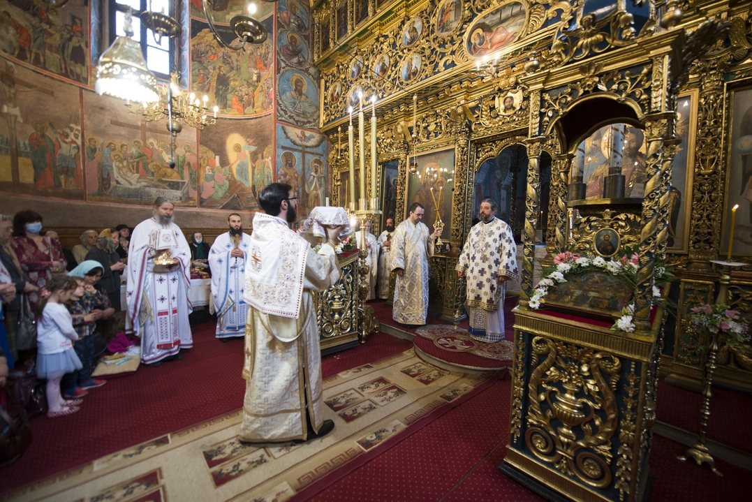 Slujire arhierească la hramul Mănăstirii Golia, după mai bine de 20 de ani