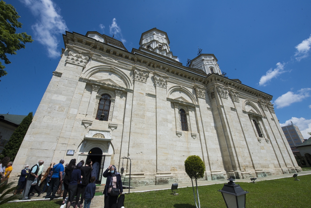 Slujire arhierească la hramul Mănăstirii Golia, după mai bine de 20 de ani