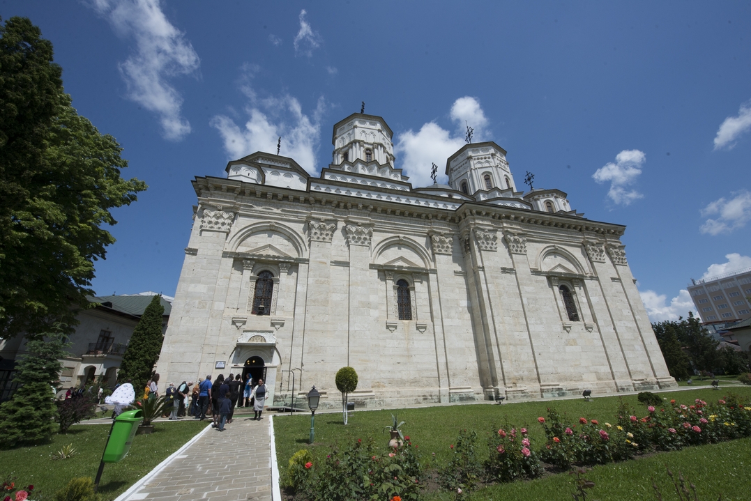 Slujire arhierească la hramul Mănăstirii Golia, după mai bine de 20 de ani